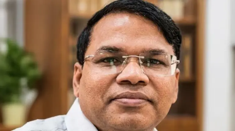 ravi-kumar-diwakar-judge-22-death-sentence-100-cases-transfer