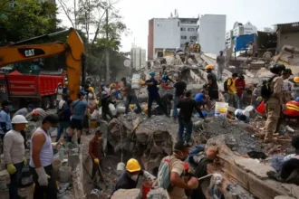 indonesia-earthquake-7-7-magnitude-flores-island-tsunami-alert