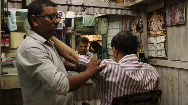 video-salon-wtf-yash-bhardwaj-90s-songs-barbershop-paytm-founder