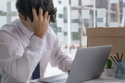 ai-copywriter-salary-drop-reddit-viral-post-hindi