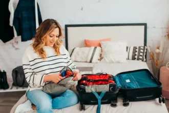 suitcase-extra-clothes-packing-habit-psychology