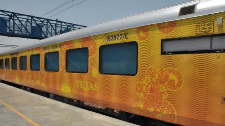 lucknow-delhi-tejas-express-sprite-branded-train