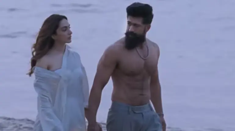 kiara-advani-toxic-trailer-event-bold-scenes-tabahi-song-controversy