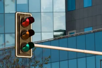 traffic-light-red-yellow-green-colors-history