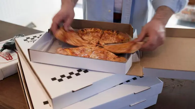 10-inch-pizza-delivery-7-inch-pizza-customer-compensation-10520