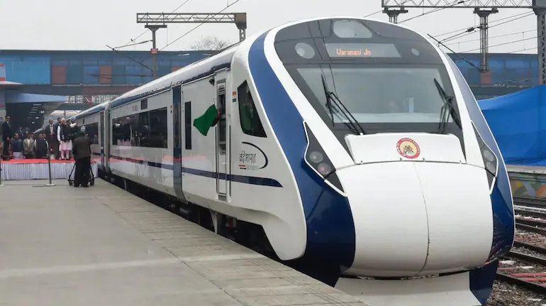 vande-bharat-express-tractor-trolley-collision-patna-41-minutes-delay