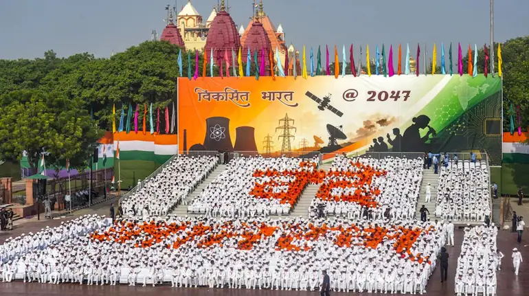 independence-day-2026-lal-kile-par-pehli-baar-poora-vande-mataram-21-topon-ki-salami