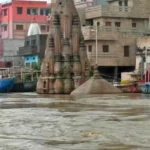 ganga-river-flood-varanasi-84-ghat-submerged-namaste-statue-ndrf-alert