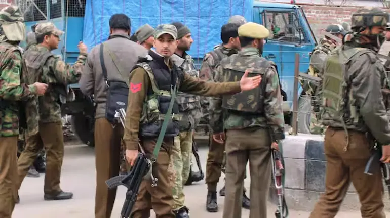 kulgam-terrorist-attack-migrant-worker-shot-dead-jammu-kashmir