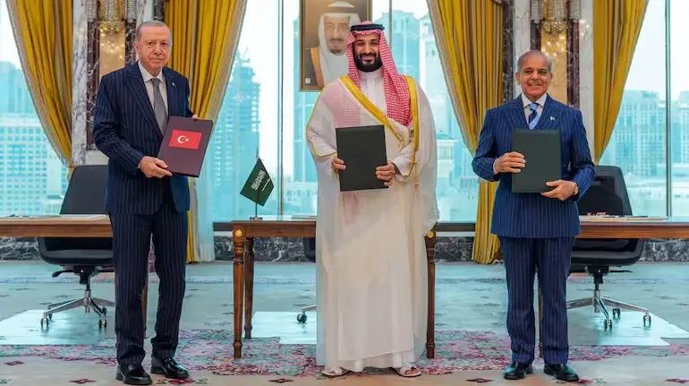 pakistan-saudi-turkey-islamic-nato-14-lakh-soldiers-6000-tanks