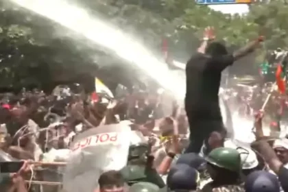 jharkhand-student-protest-assembly-march-lathi-charge-water-cannon