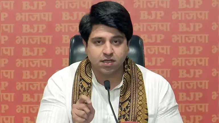 shehzad-poonawalla-bjp-resignation-reason-rent-financial-pressure