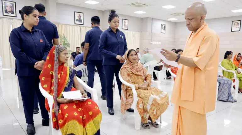 cm-yogi-order-poonam-devi-cow-rearing-sitapur-mukhyamantri-sahbhagita-yojana