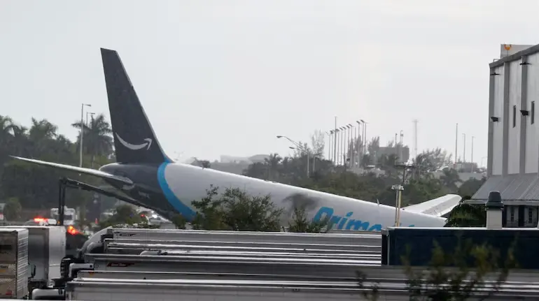 miami-airport-plane-crash-amazon-cargo-plane-5-dead