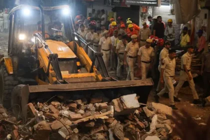 delhi-satya-niketan-building-collapse-death-toll-rises-to-6-cctv-footage