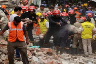delhi-building-collapse-mcd-action-illegal-buildings-sealing-satya-niketan