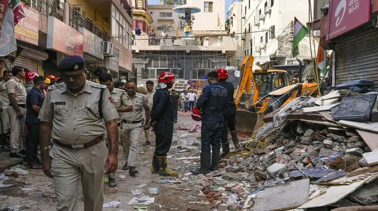 delhi-pg-collapse-satya-niketan-building-collapse-7-dead