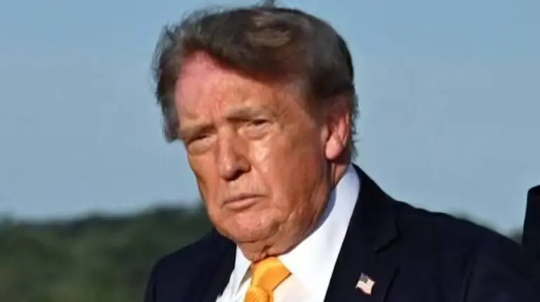 donald-trump-hairstyle-blonde-brunette-hair-viral