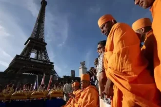 eiffel-tower-closed-baps-women-employees-controversy