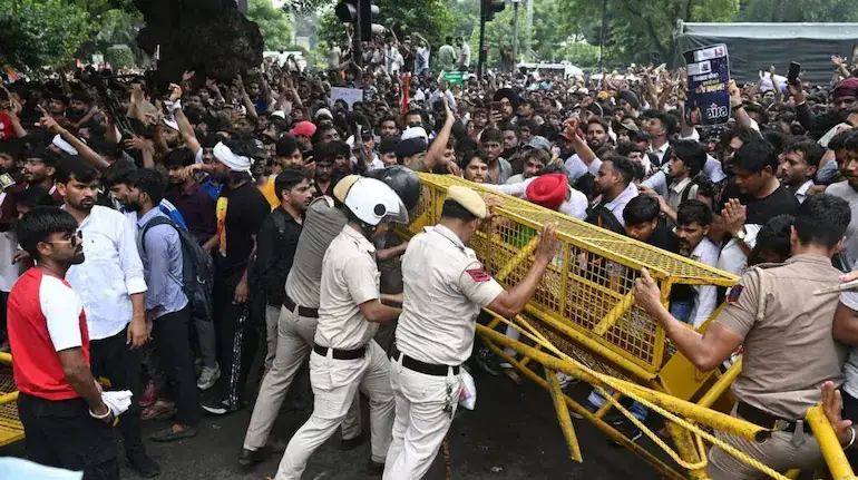 student-protest-supreme-court-fir-cancelled-2873-action-cjp-march