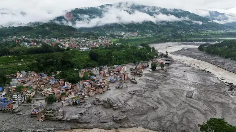 26-tareekh-unlucky-26-bhuj-earthquake-tsunami-nepal-flood