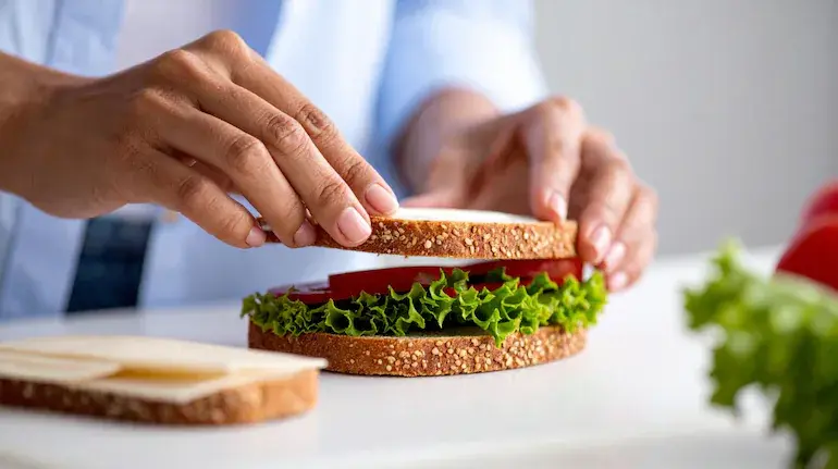 30-thousand-sandwich-cart-abhishek-sahu-25-lakh-monthly-turnover