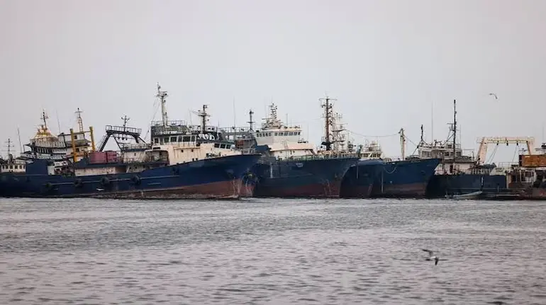 iran-america-war-update-iran-ballistic-missile-attack-us-warships