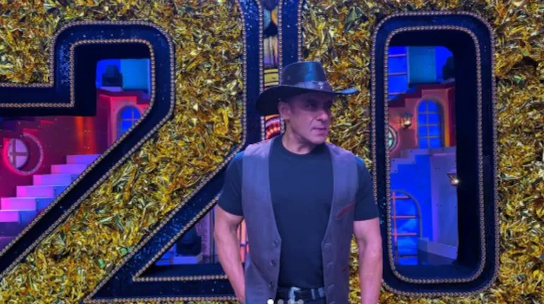 bigg-boss-20-salman-khan-angry-paparazzi-photos-set