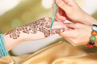america-mehndi-artist-priyanka-jain-100-dollar-per-hour-earning
