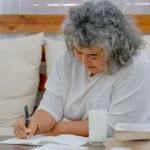 professional-chismosa-colombia-woman-earns-money-from-gossip