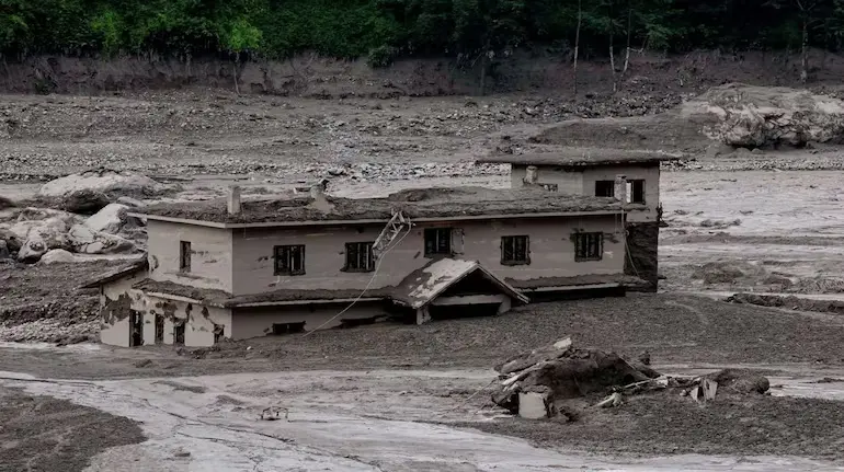 nepal-flood-news-girl-lost-17-family-members-devastating-floods