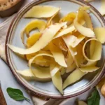 aloo-ke-chilke-ke-fayde-uses-skin-plants-cleaning-snack